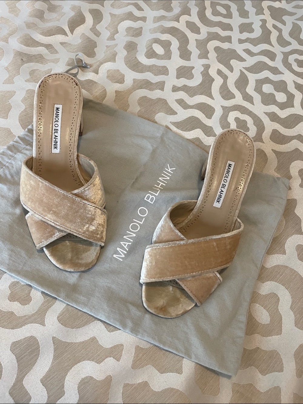 Manolo Blahnik Beige Velvet Crisscross Mules - Picture 3 of 5
